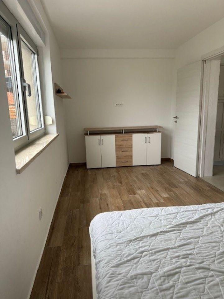 dhf2ukplv32iy07664phc.jpg