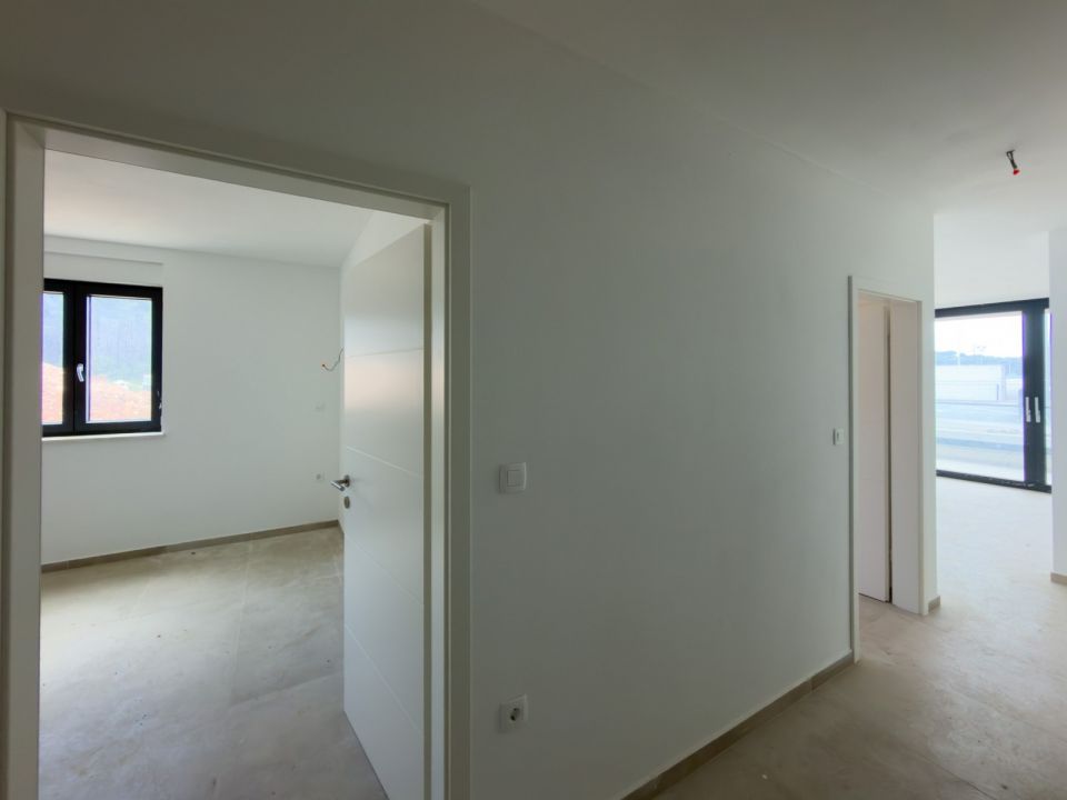 jk8220a6pnyoldg1jfeyc.jpg