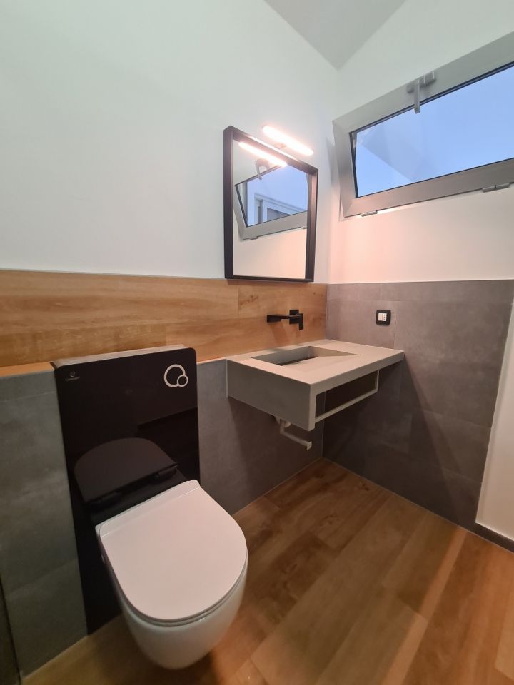 bihhfraokt5x8av8uf2dc.jpg