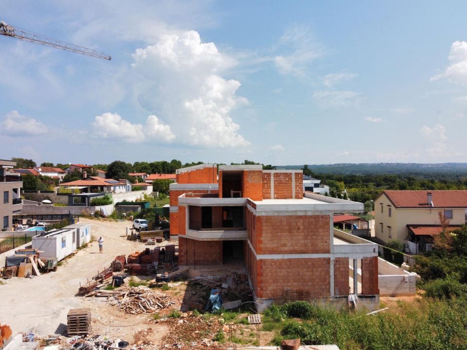 5dv3r25bg0rhab84236uc.jpg
