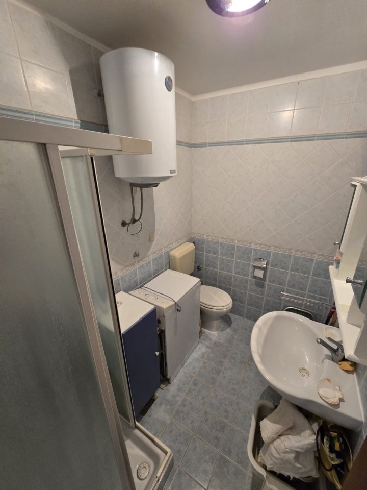 c0mmkbergpoyo15ix6x5c.jpg