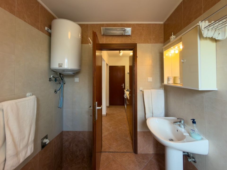 18lcp9u856e0zirgm1hxc.jpg