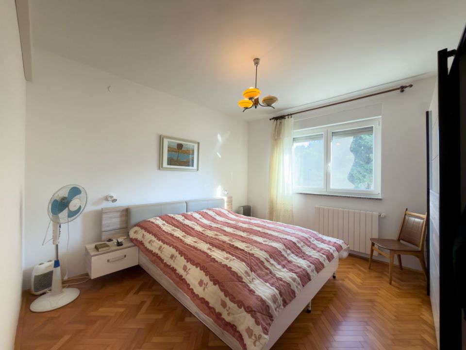 sty67m2xltty1d9jbanic.jpg