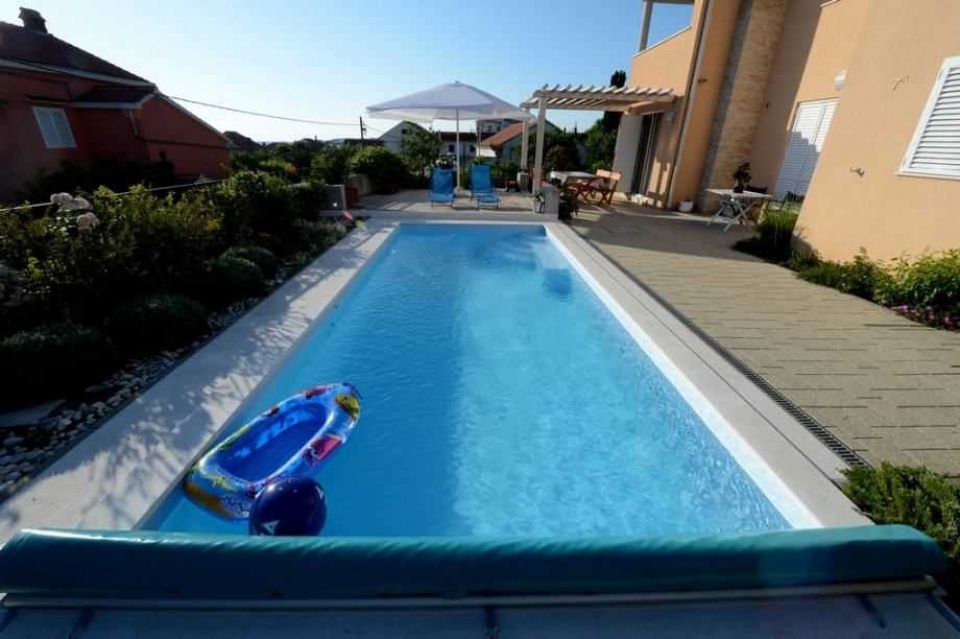 original_1643792858_petrcane-villa-bazenom-slika-76951950.jpg