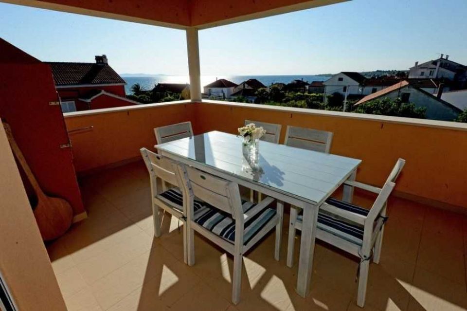 original_1643792923_petrcane-villa-bazenom-slika-76951945.jpg