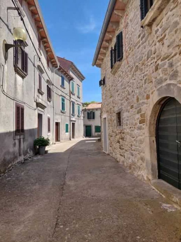 original_1657099077_stari-grad-labin-kuca-3-zasebna-stana-slika-172568366.jpg
