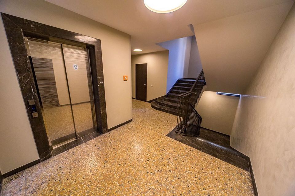 original_1732196750_villa-riviera-groundfloor-elevator-compressor.jpg