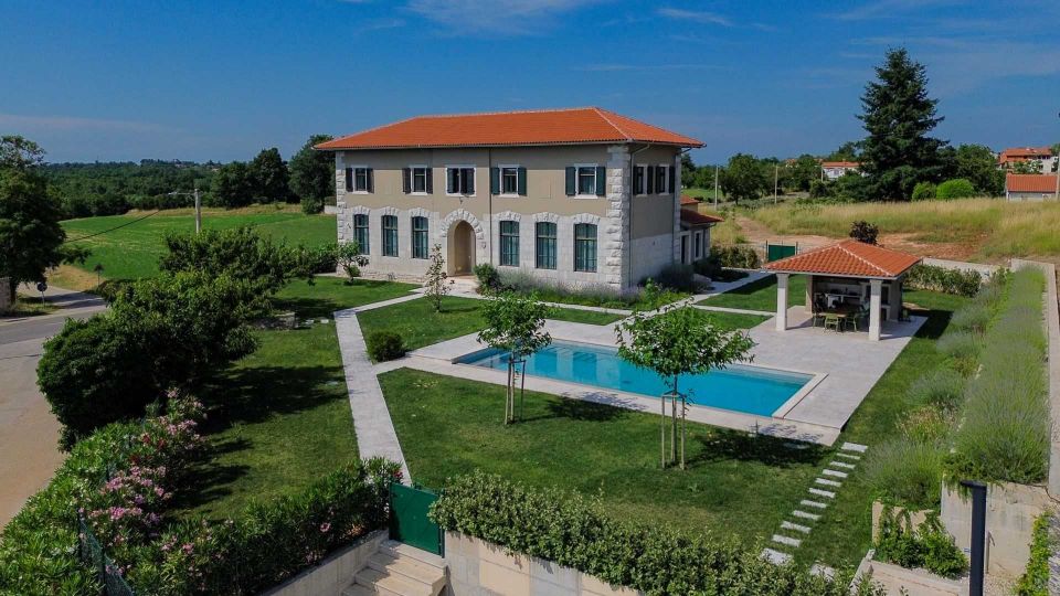 original_1750949501_vila_za_prodaju_porec_luksuzna_vila_bazen_velika_okucnica_nekretnina_za_odm.jpg