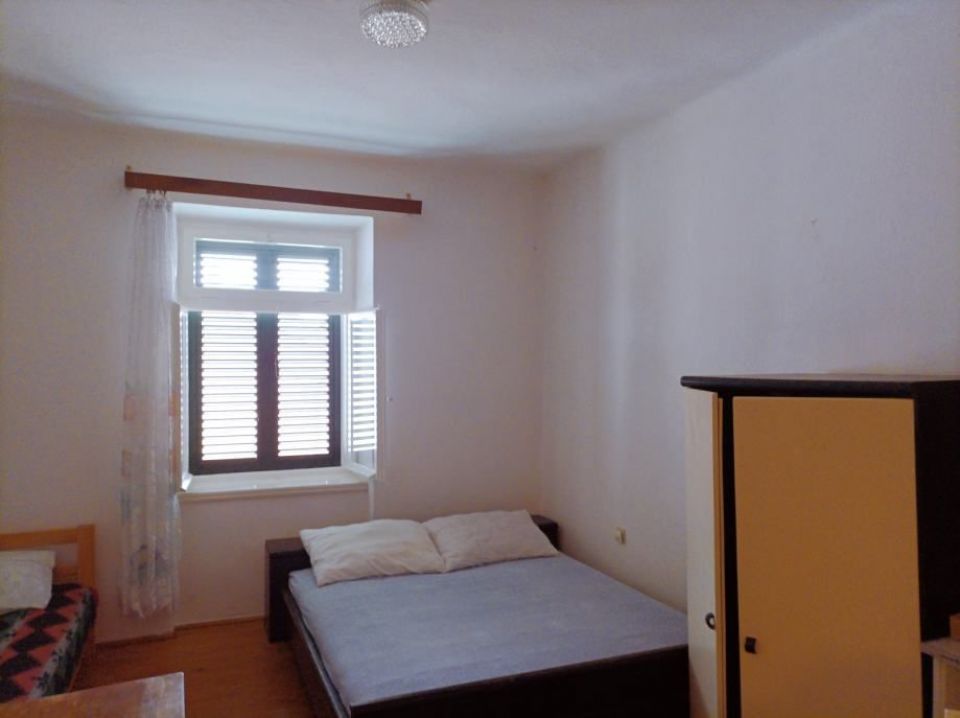 original_1702555192_centar-novalje-samostojeca-kuca-okucnica-spremiste-izdvojeni-apartman-slika.jpg