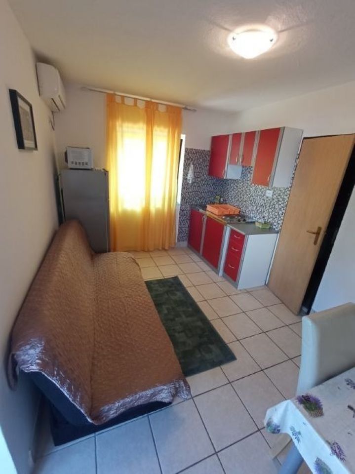 original_1761034521_velika-kuca-apartmanima-stanom-vlasnika-170m-plaze-maslenici-slika-23351749.jpg
