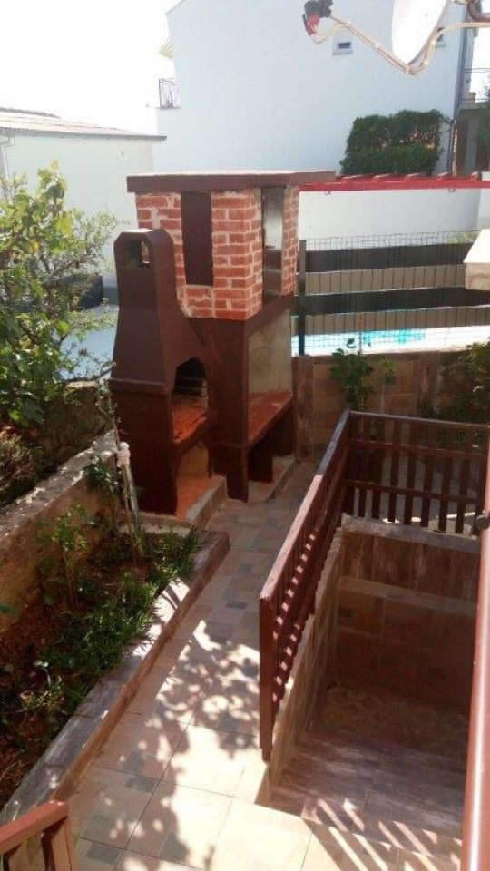 original_1761034526_velika-kuca-apartmanima-stanom-vlasnika-170m-plaze-maslenici-slika-23351749.jpg