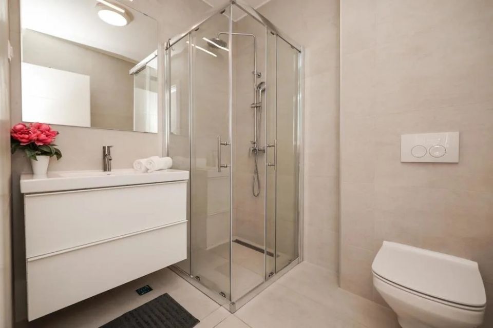 original_1769380791_villa-miri-privlaka-villa-miri-r1-bathroom-shower-sink-toilete-2.jpg