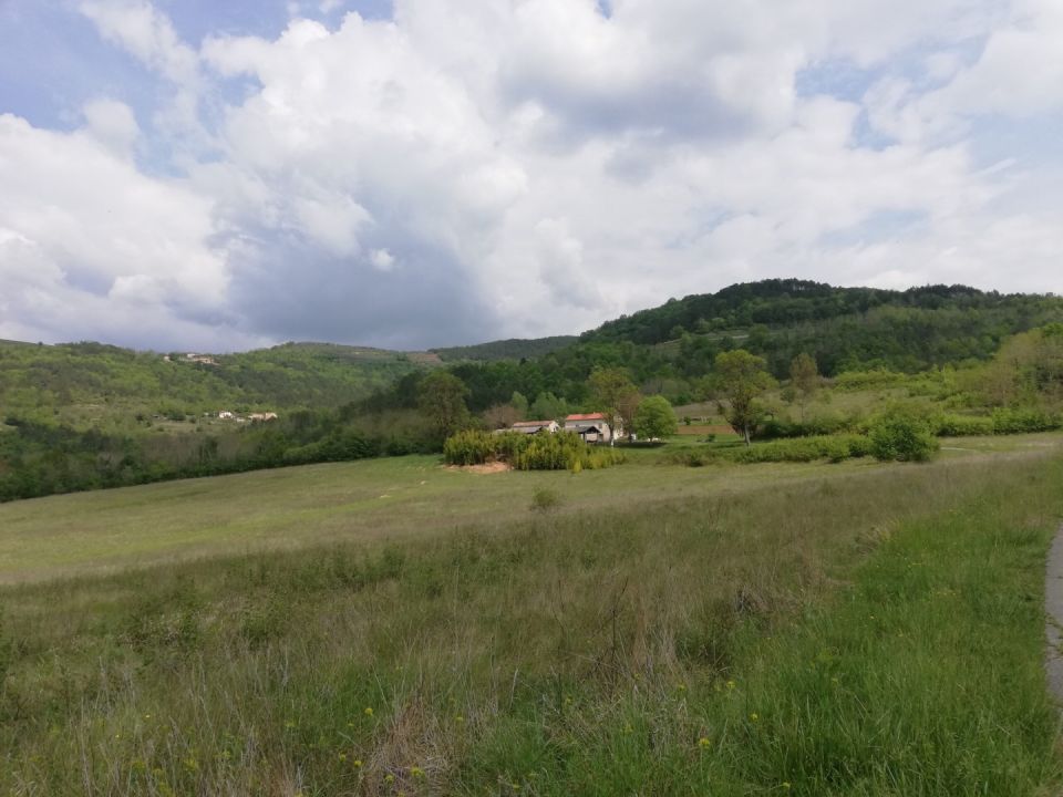 original_1773408323_pogled_na_stanciju_sa_prilazne_ceste.jpg