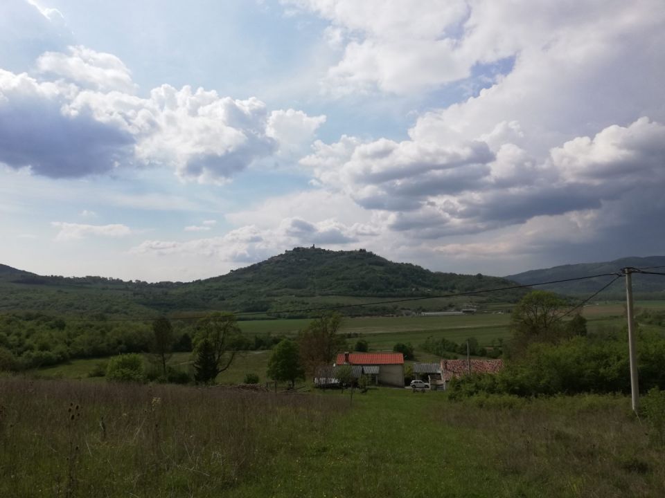 original_1773408365_gradevinsko-poljoprivredna_parcela_sa-pogledom_na_motovun.jpg