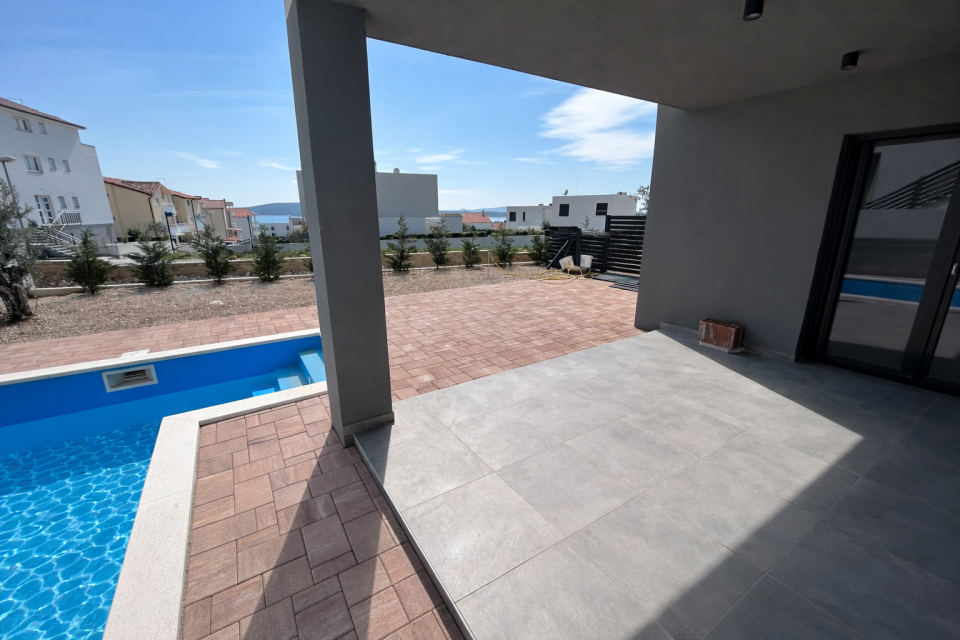 original_1774530490_terasa-bazen-duplex-vodice-novogradnja.png