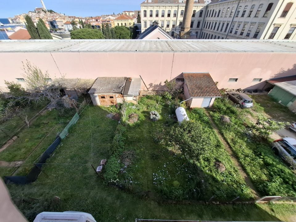 original_1785489064_pogled-na-dvoriste.jpeg