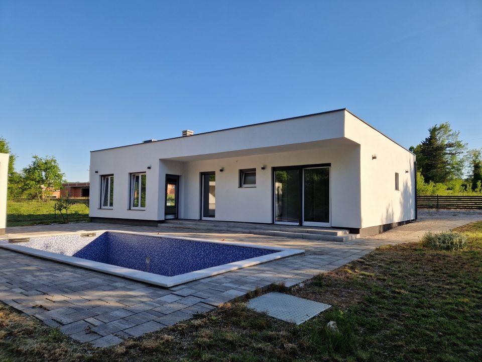 original_1777306473_istra-krsan-moderna-prizemnica-s-bazenom-na-prostranoj-okucnici-40.jpg