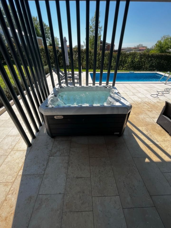 original_1786438909_jacuzzi-i-pogled-na-dvoriste.jpeg