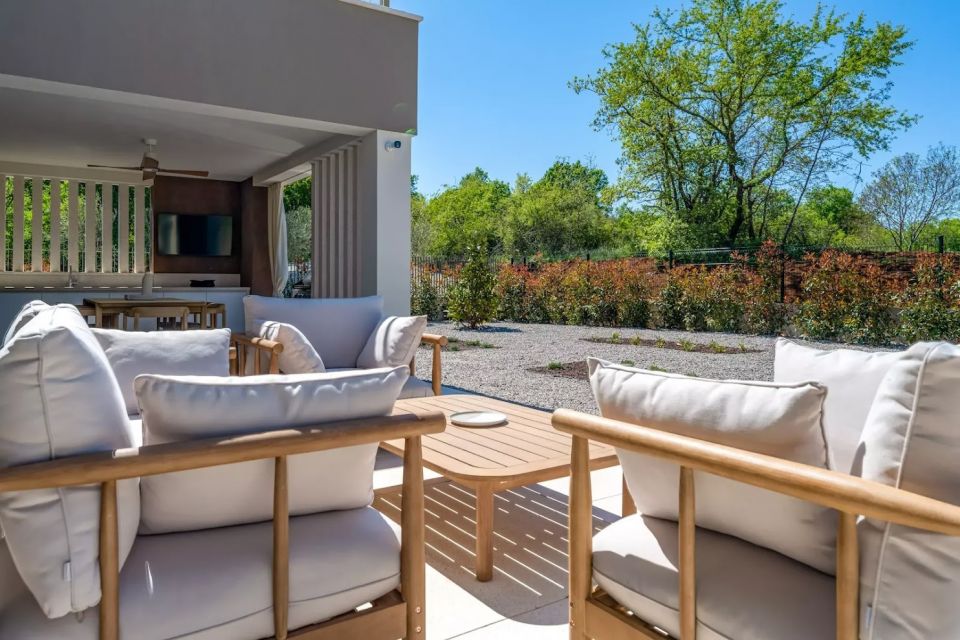 original_1782990185_nareo_villas_5_antonunkovic.jpg