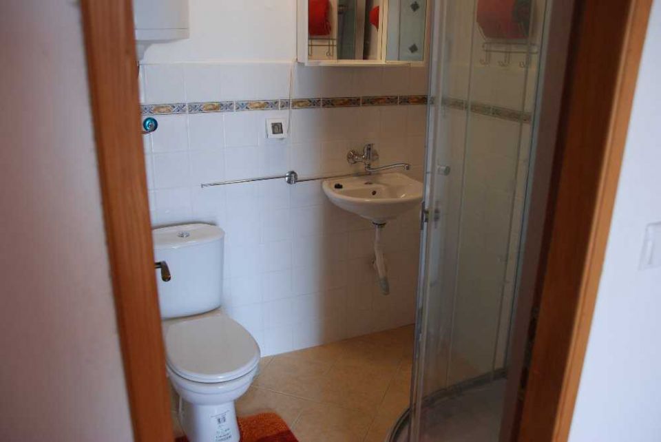 1775371530-ap-2-koupelna-a-wc.jpg